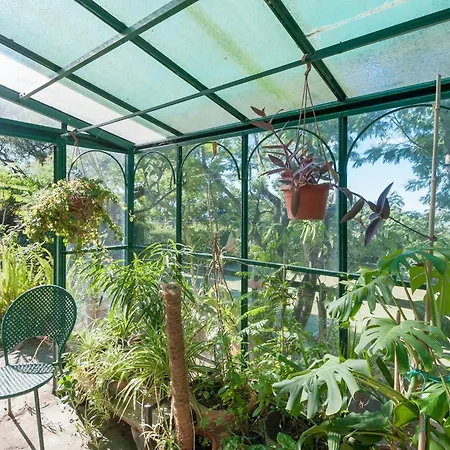 Casa de Férias Quercia House, Inside A Private Park, Pool, Tennis, Ac, Parking Next And A Garage In Lerici! *