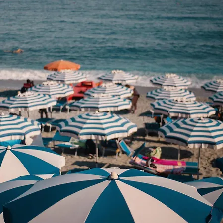 Holiday home Quercia House, Inside A Private Park, Pool, Tennis, Ac, Parking Next And A Garage In Lerici! *