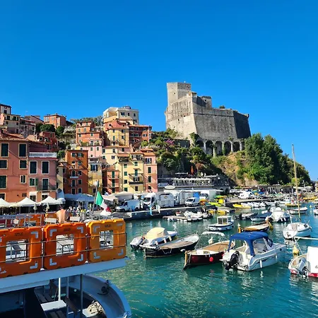 Quercia House, Inside A Private Park, Pool, Tennis, Ac, Parking Next And A Garage In Lerici! *
