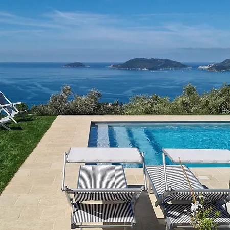 Quercia House, Inside A Private Park, Pool, Tennis, Ac, Parking Next And A Garage In Lerici! * Lerici