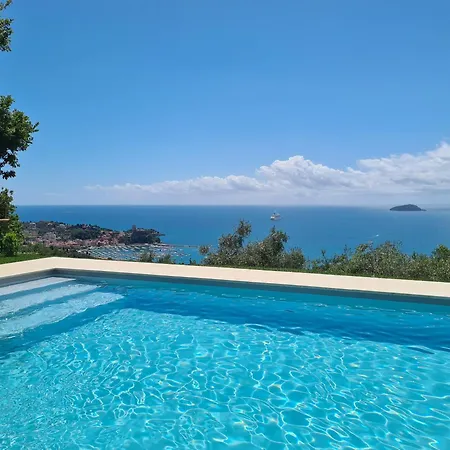 Holiday home Quercia House, Inside A Private Park, Pool, Tennis, Ac, Parking Next And A Garage In Lerici! *
